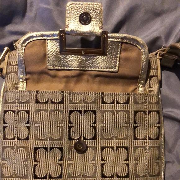 A Liz Claiborne cross body shoulder bag. In gold, beige and brown tones - Picture 9 of 10
